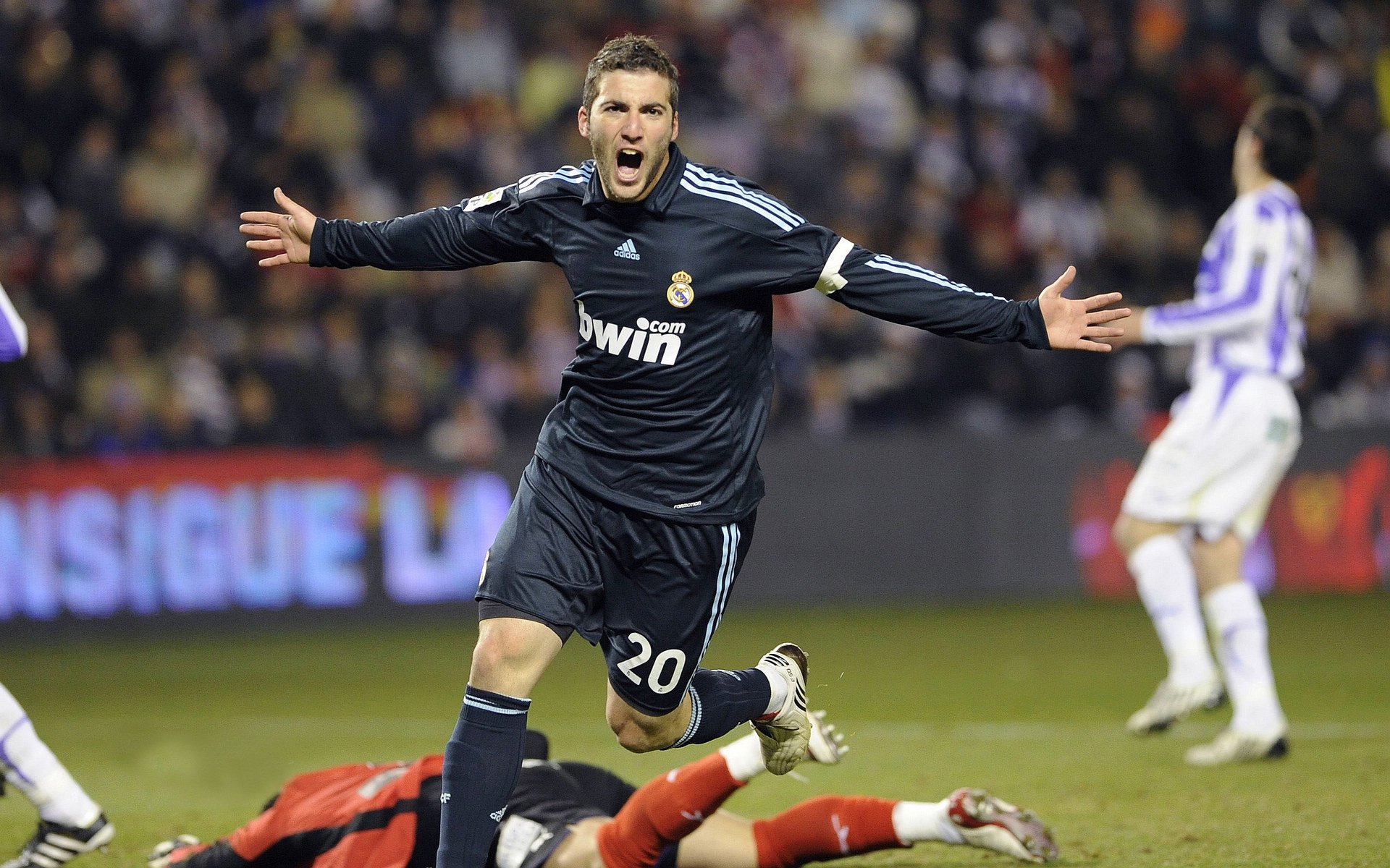 埃及球星成为联盟最新焦点，全球狂热关注，埃及 足球